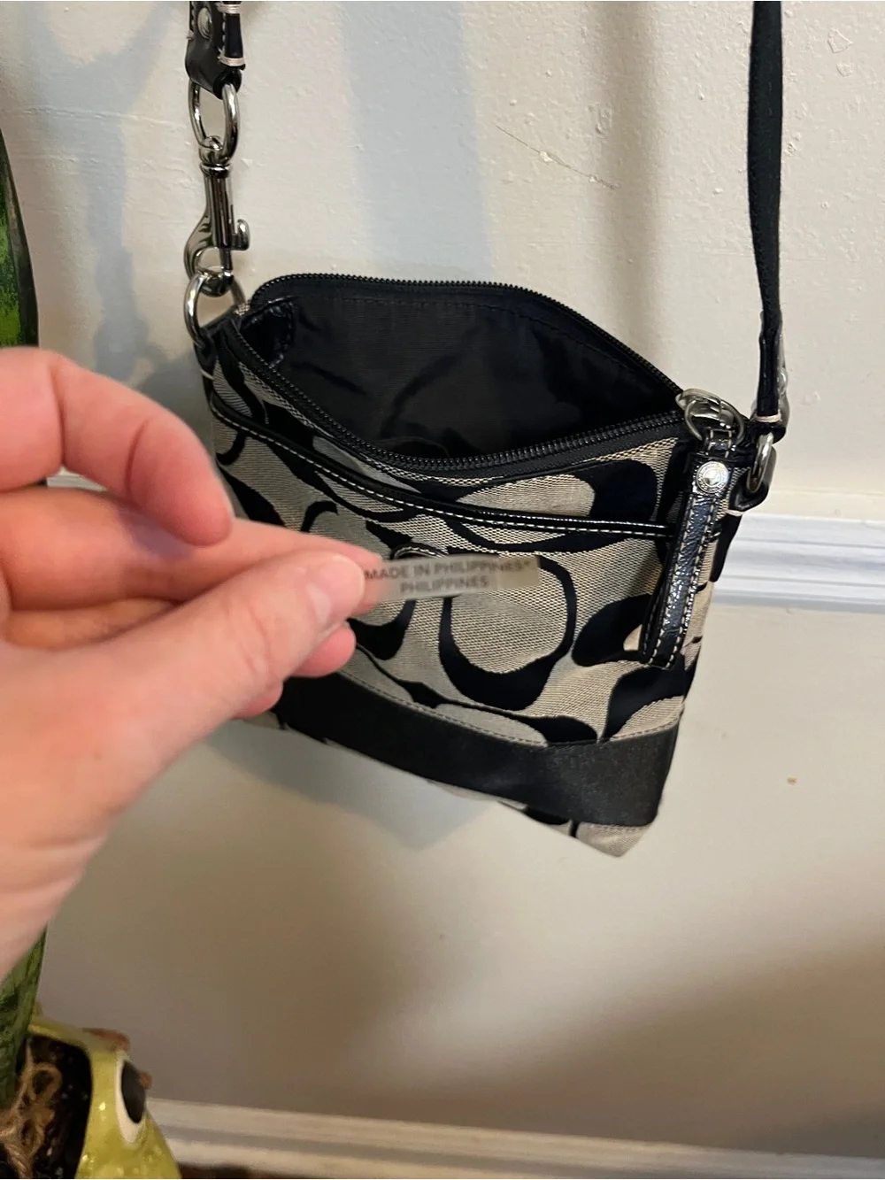 Vintage Coach Black and Tan Signature Crossbody Purse